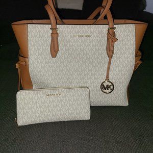 Michael Kors Gilly Large Travel Tote & Wallet Set